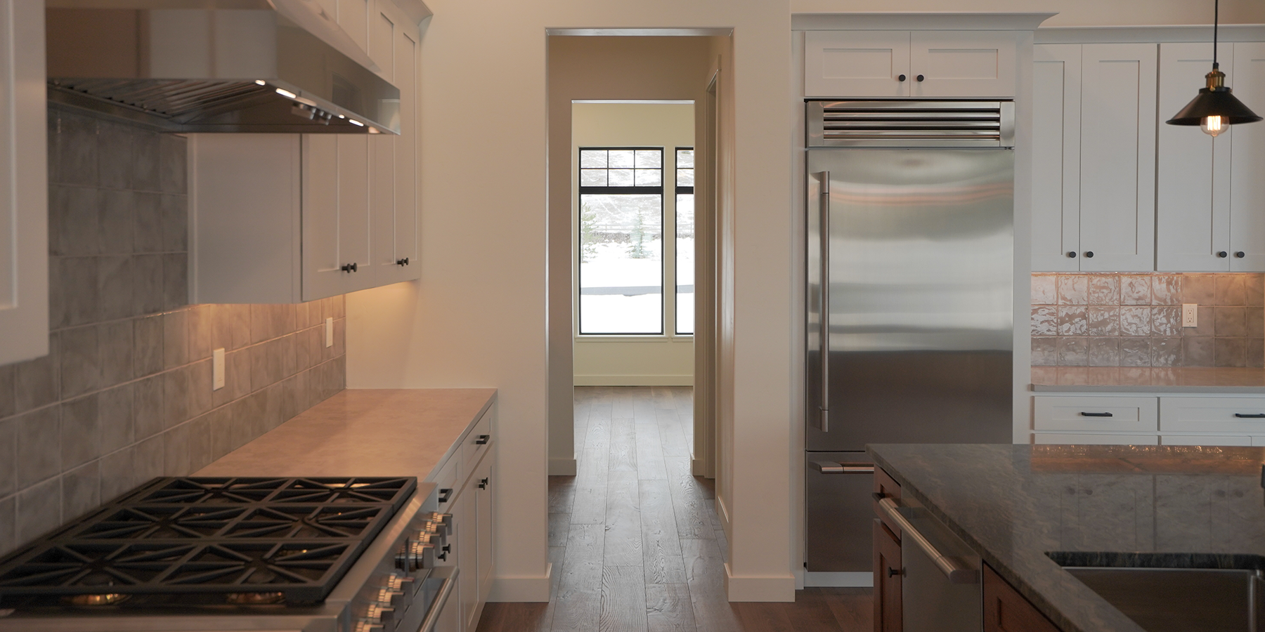 15 minutes from Whitefish Ski Resort, Alpine Ranch Living Area